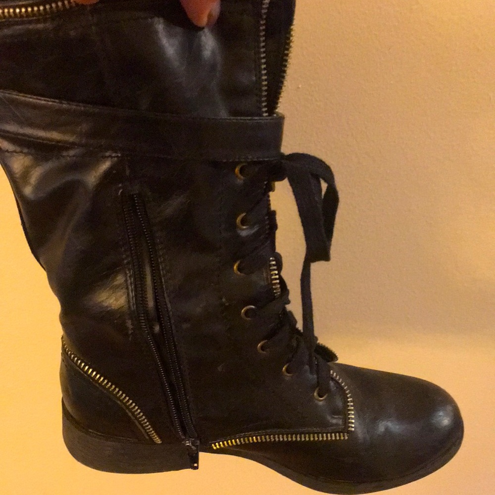 Womans Boots.